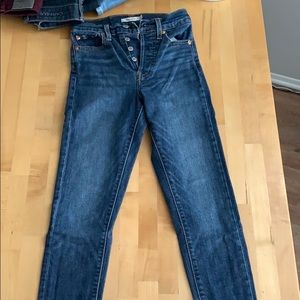 Levi’s wedgie skinny raw cut